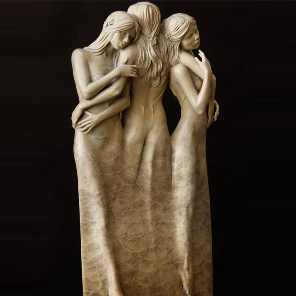 Drei Göttinnen Statue